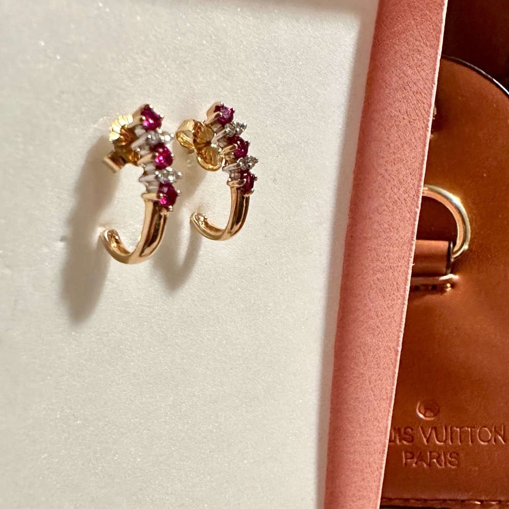 Vintage Solid 14k Ruby & Diamond Earrings 2.15 Gr. - image 2